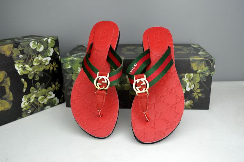Gucci Slippers Woman--157